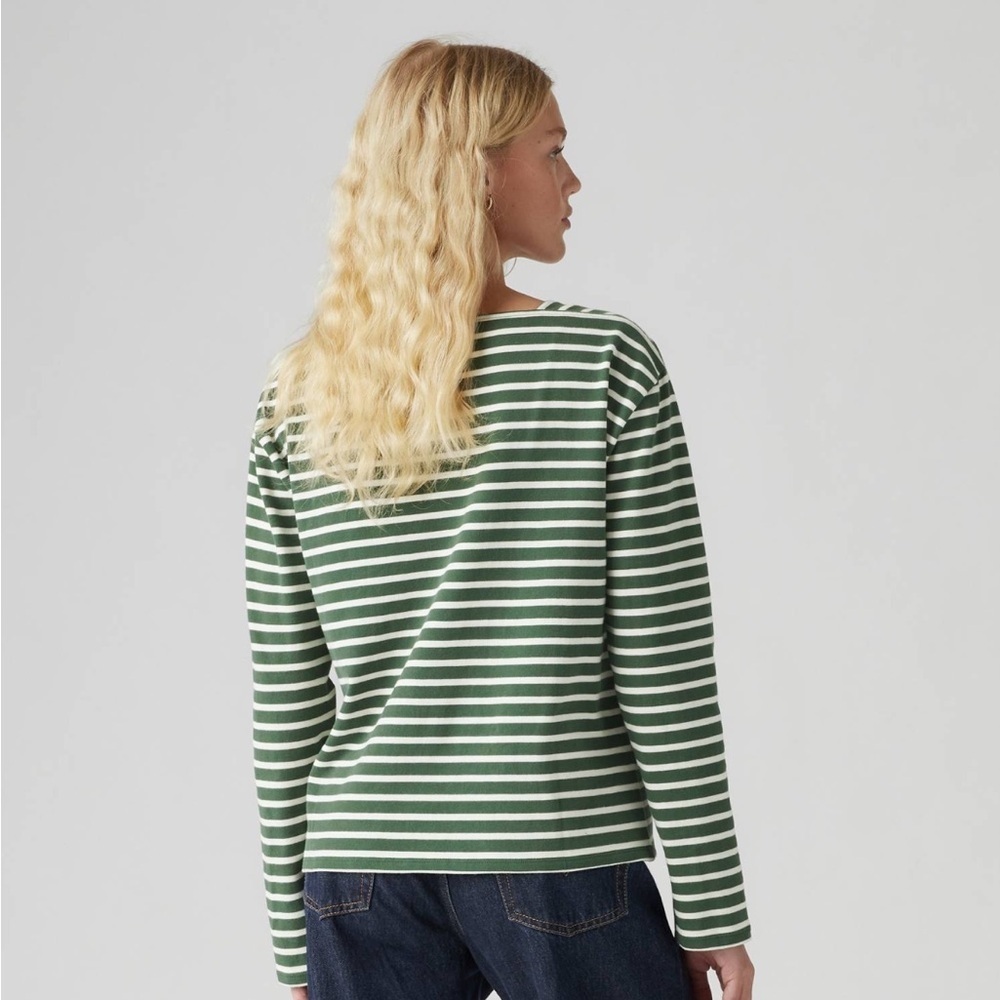 Levi’s Top - Picture 2 of 5